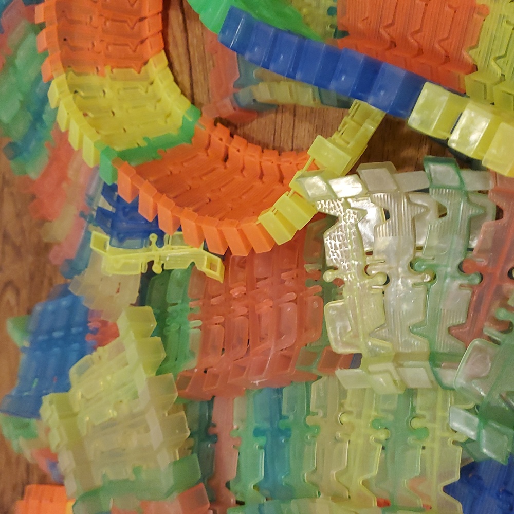Colorful Flexible Track Set - Picture 4 of 5